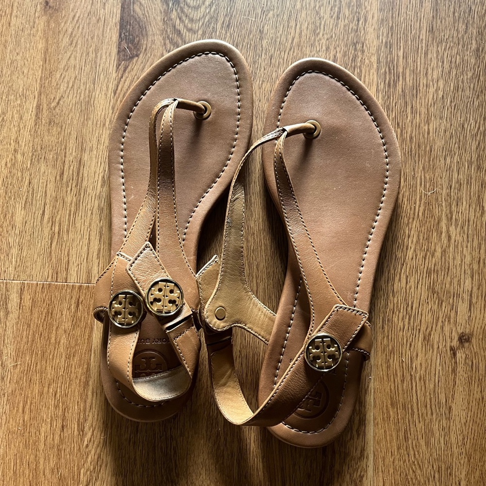 *NWOT* Tory Burch strappy sandal camel brown